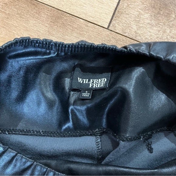 SOLD!! Aritzia Wilfred Free Daria faux leather black leggings pants - size small - Picture 11 of 15